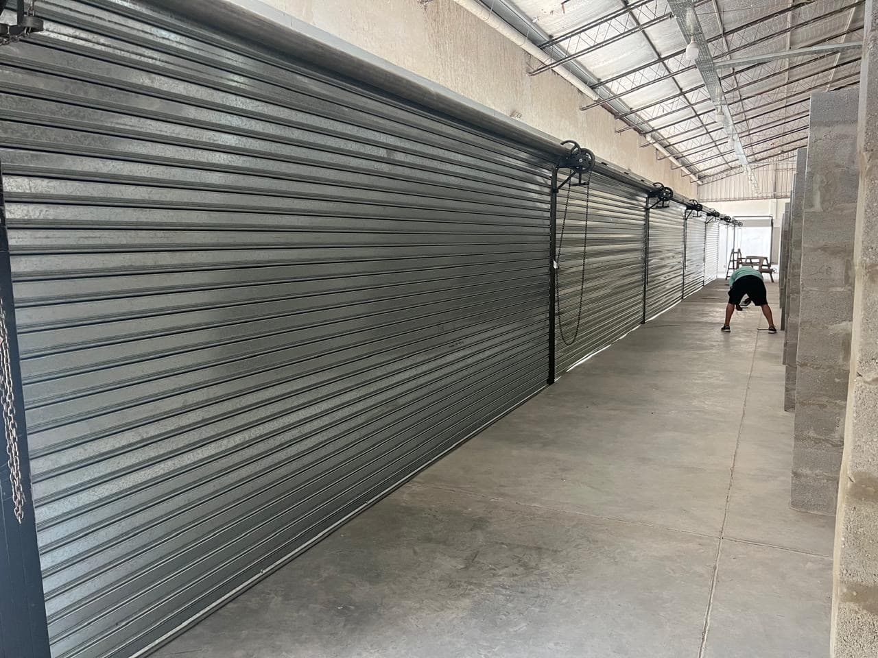 Cortina Metálica Comercial - Cortina metálica premium Mónaco con garantía extendida y servicio técnico 24/7