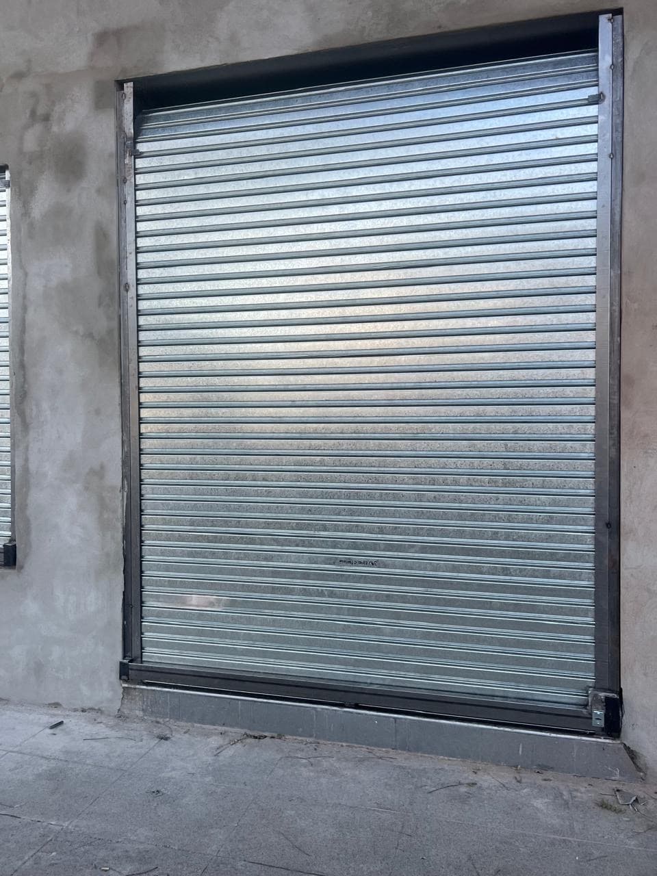 Cortina Residencial Galvanizada - Acabado premium brillante - Trabajo realizado por Mónaco Cortinas Metálicas Buenos Aires
